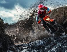 开云体育入口-寒冰射手封锁战场，铁血快船凿穿迷雾—解析库里防守蜕变与洛杉矶的硬核胜利