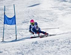 开云体育官方网站-赛道与绿茵的末节哲学，论如何在最后时刻带走胜利