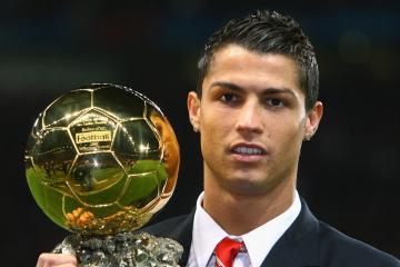 开云体育官网-绿茵交汇点，当巴西的桑巴遇见丹麦童话，本泽马诠释何为比赛的心跳