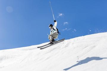 开云平台-孤骑破阵，汉密尔顿肩扛银箭独战跃马军团