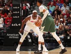 开云体育-关于热火横扫雄鹿，取得重要胜利的信息