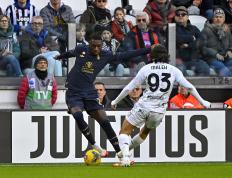 开云体育登录-意甲联赛上发生了一场激烈的争夺