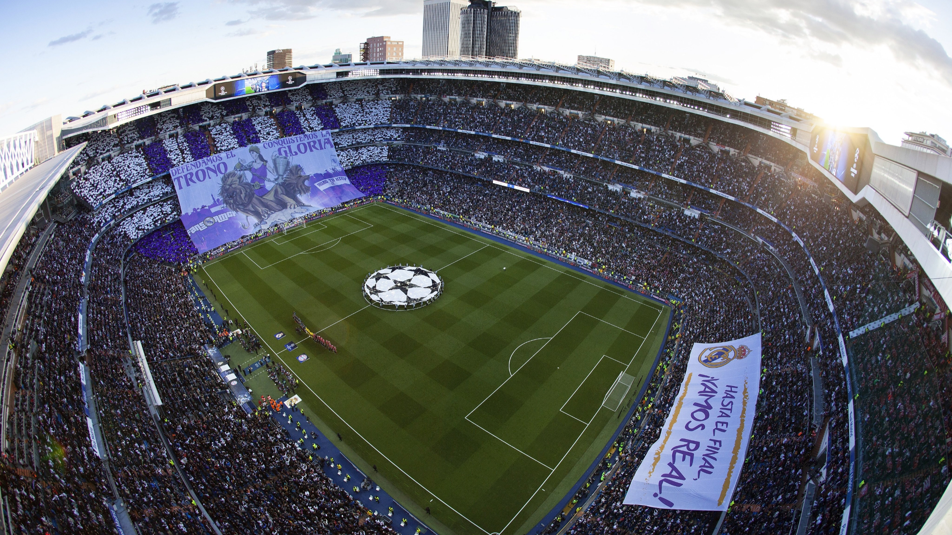 开云下载-欧冠史上最激烈的一战：赛场血战