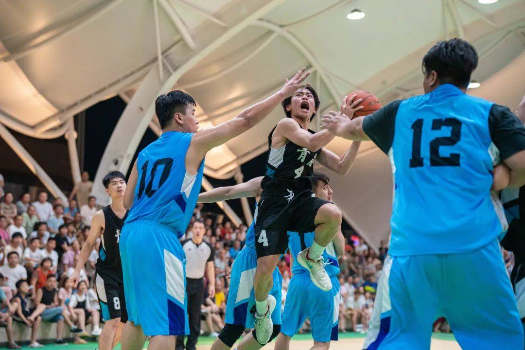 开云体育官方网站-篮球大赛决赛在即,攻防较量激烈的简单介绍