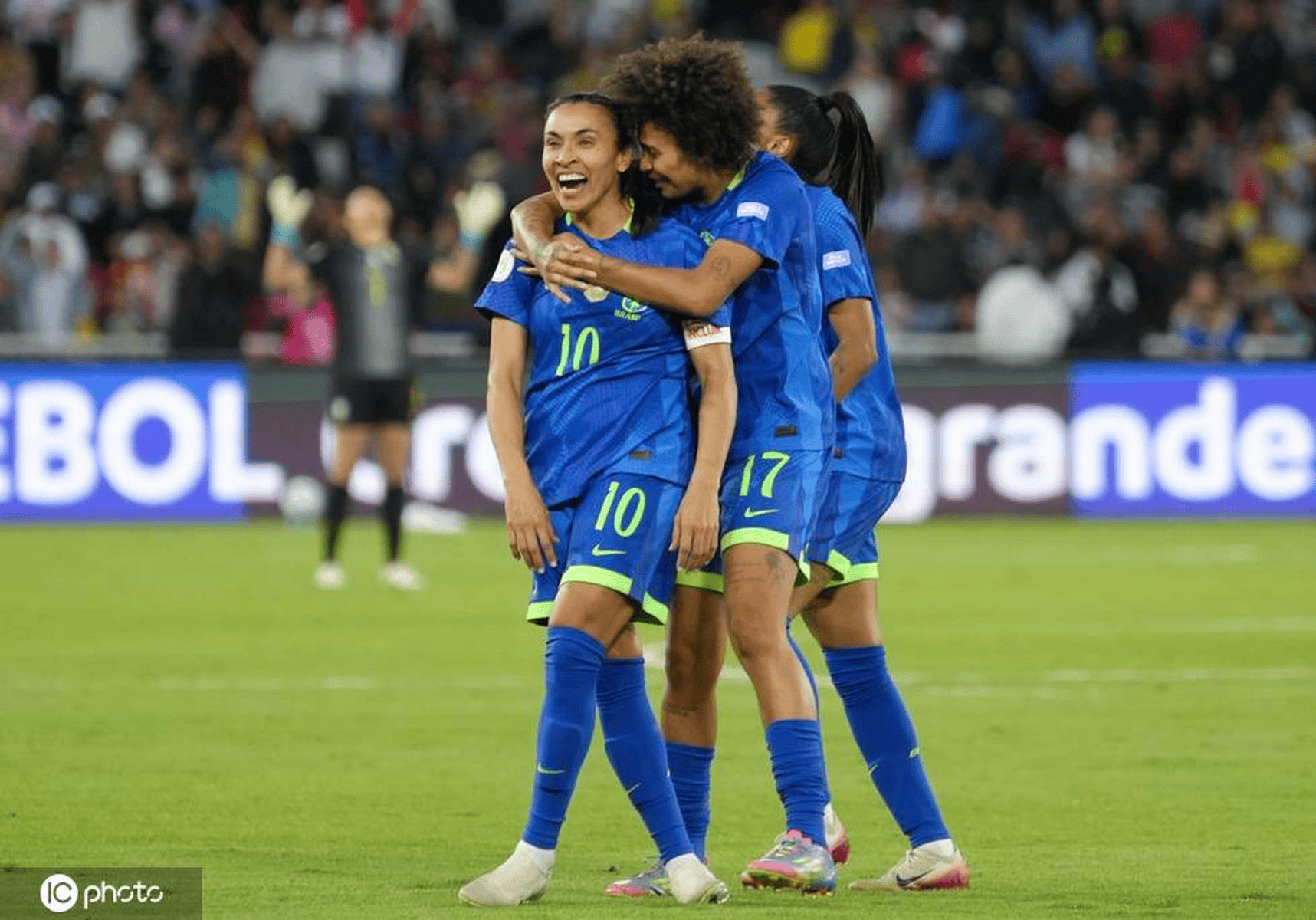 开云平台-南美洲女足比赛精彩绝伦，巴拿马队夺冠